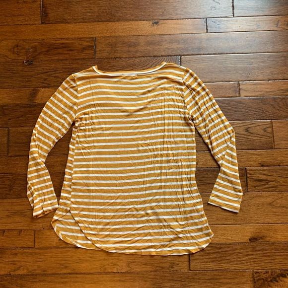 A.Gain Mustard Yellow Striped 3/4 Tee Size Small - Picture 4 of 5